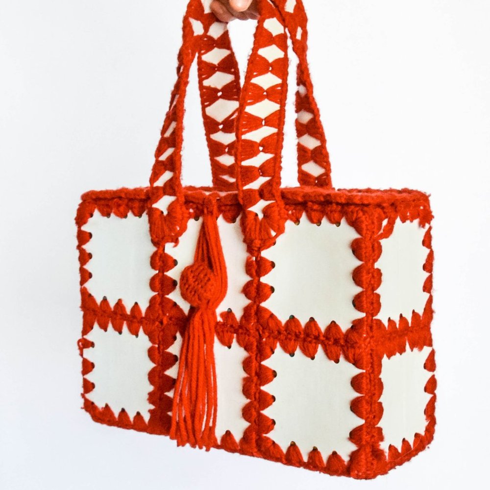 Vintage 60s-style structured handbag